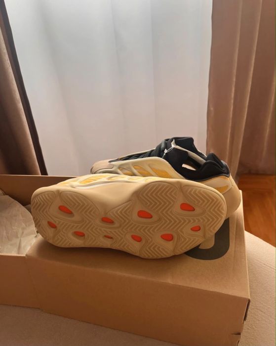 Yeezy 700 v3 Safflower