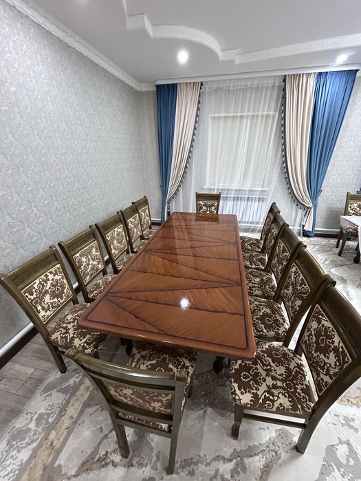 Стол стульясымен сатылады!!!