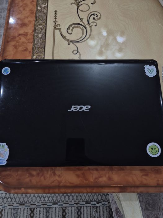 Офисный ноутбук.