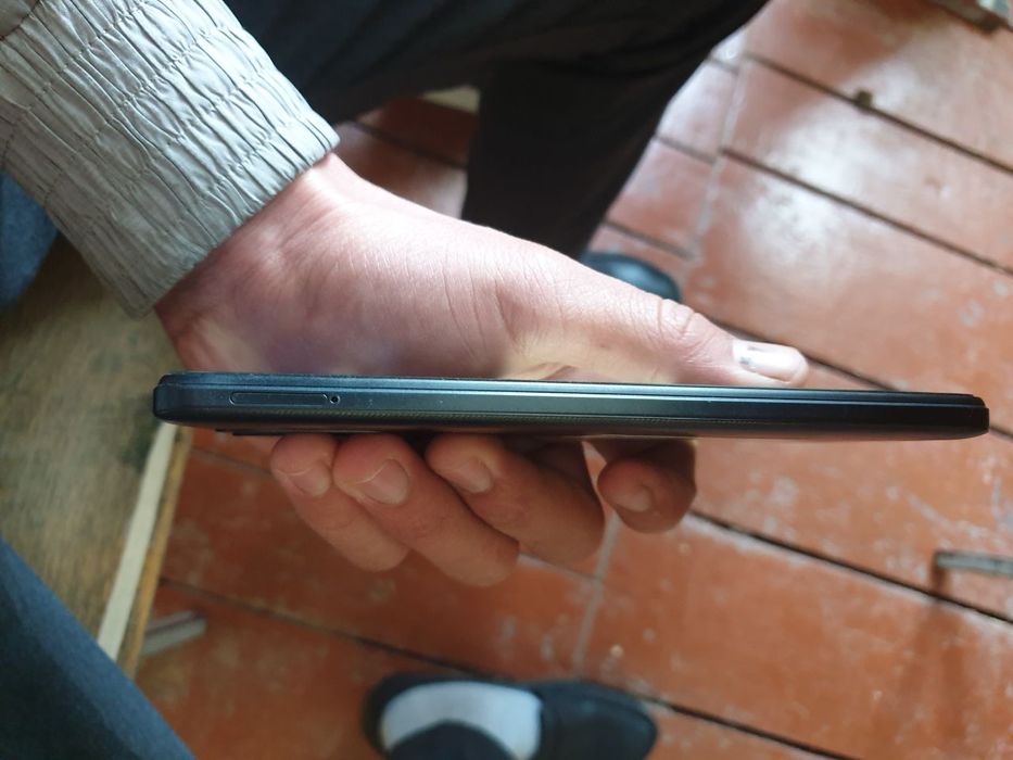 Redmi 12C. Rangi qora. Xotira 4/64.