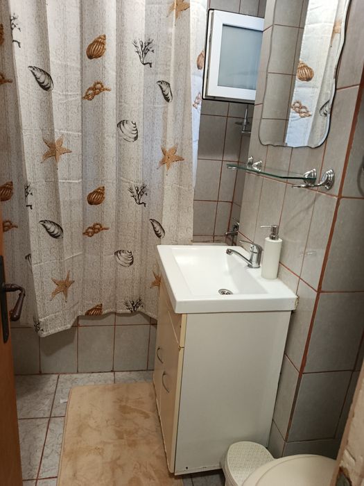 Închiriez apartament cu două camere
