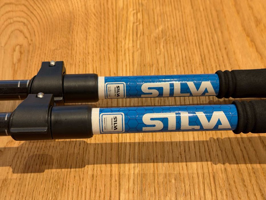 Bețe Trekking Silva 4S Carbon Ultra-Ușoare, Compacte, 4 Secțiuni