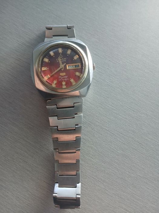 Soat sotiladi narxini telda kelishamiz