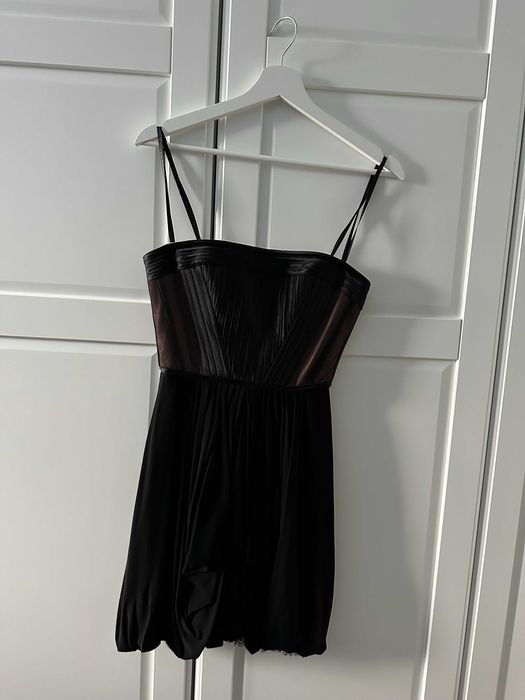 Стилна къса рокля без презрамки