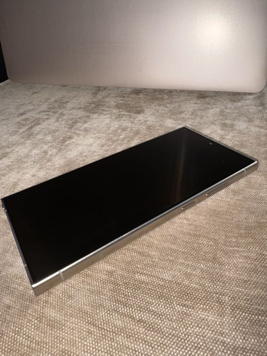 Samsung Galaxy S24 Ultra 256GB.