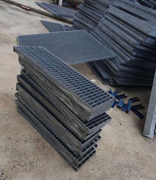 Trepte zincate galvanizate