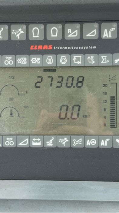 Кормоуборочный комбайн CLAAS Jaguar 830