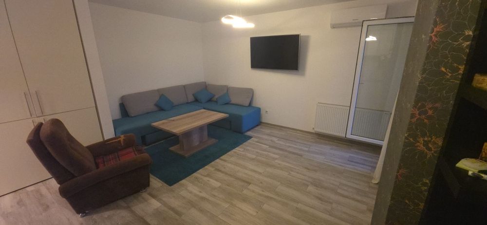 ÎnchirieInchiriez apartament zona BMW
Apartamentul este proaspăt zugrăvit, complet mobilat și
