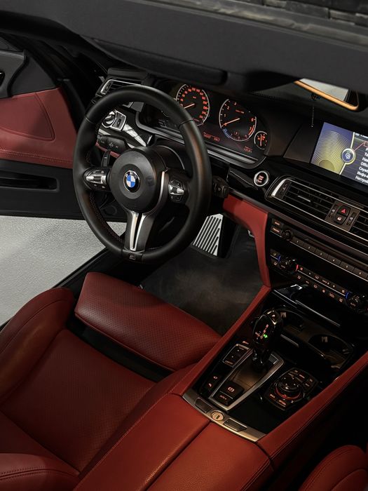 Продаётся BMW 3.0 twin turbo