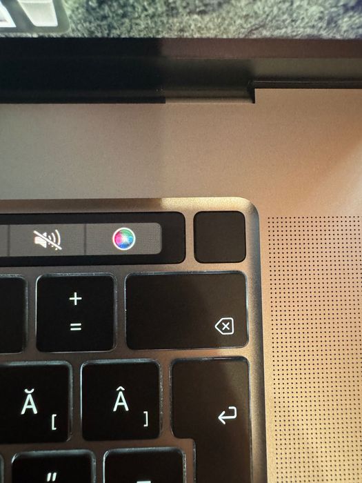 MacBook Pro 16-inch, 2019, A2141, 2.3 Intel I9, 1TB SSD, 16GB DDR4