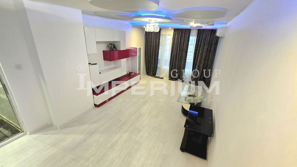 Продава се Тристаен апартамент в Варна, Цветен квартал - 64 кв.м за 2421 €/кв.м - Снимка #1