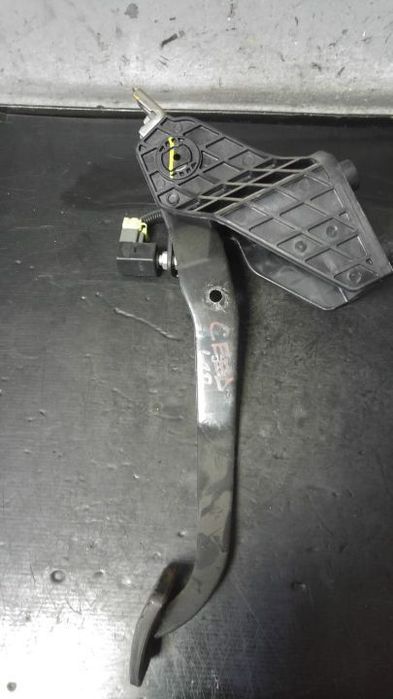 pedala frana 1.4 b  kia cee'd ceed break facelift  32800-1h100