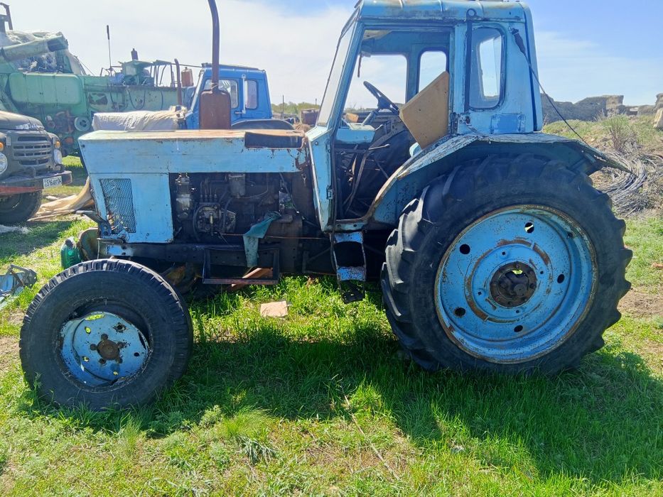 Продам два трактора мтз-80