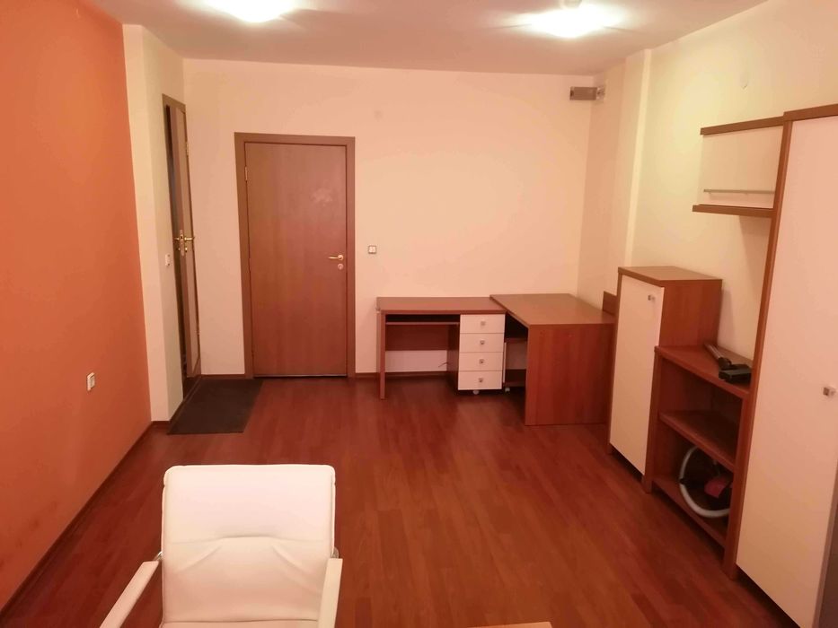 Офис под наем Враца.