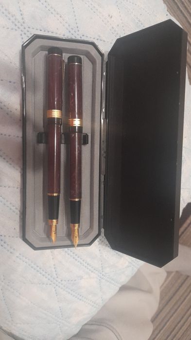 Vand  pixuri si stilouri