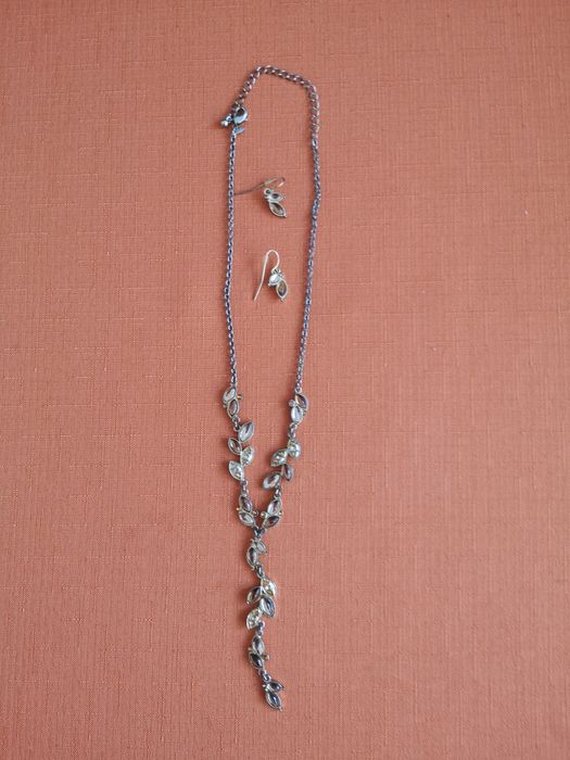 Продавам комплекти колиета с обеци