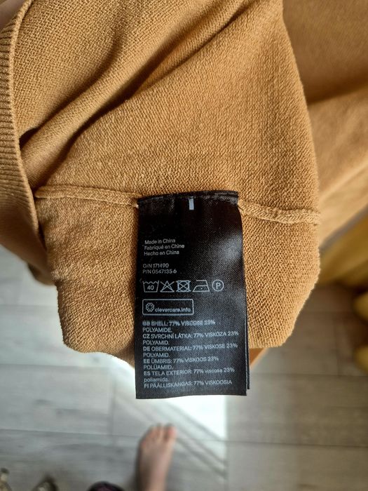 Bluza din vascoza H&M