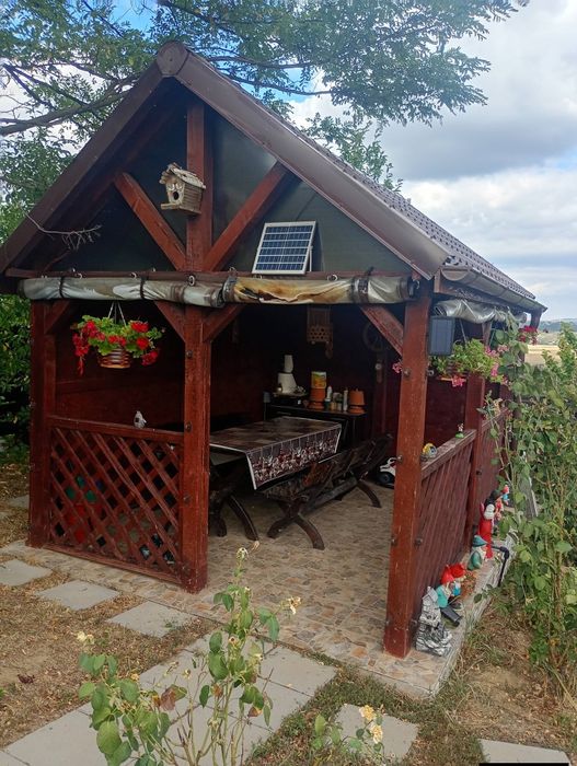 Schimb apartament + teren cu vilă/casă