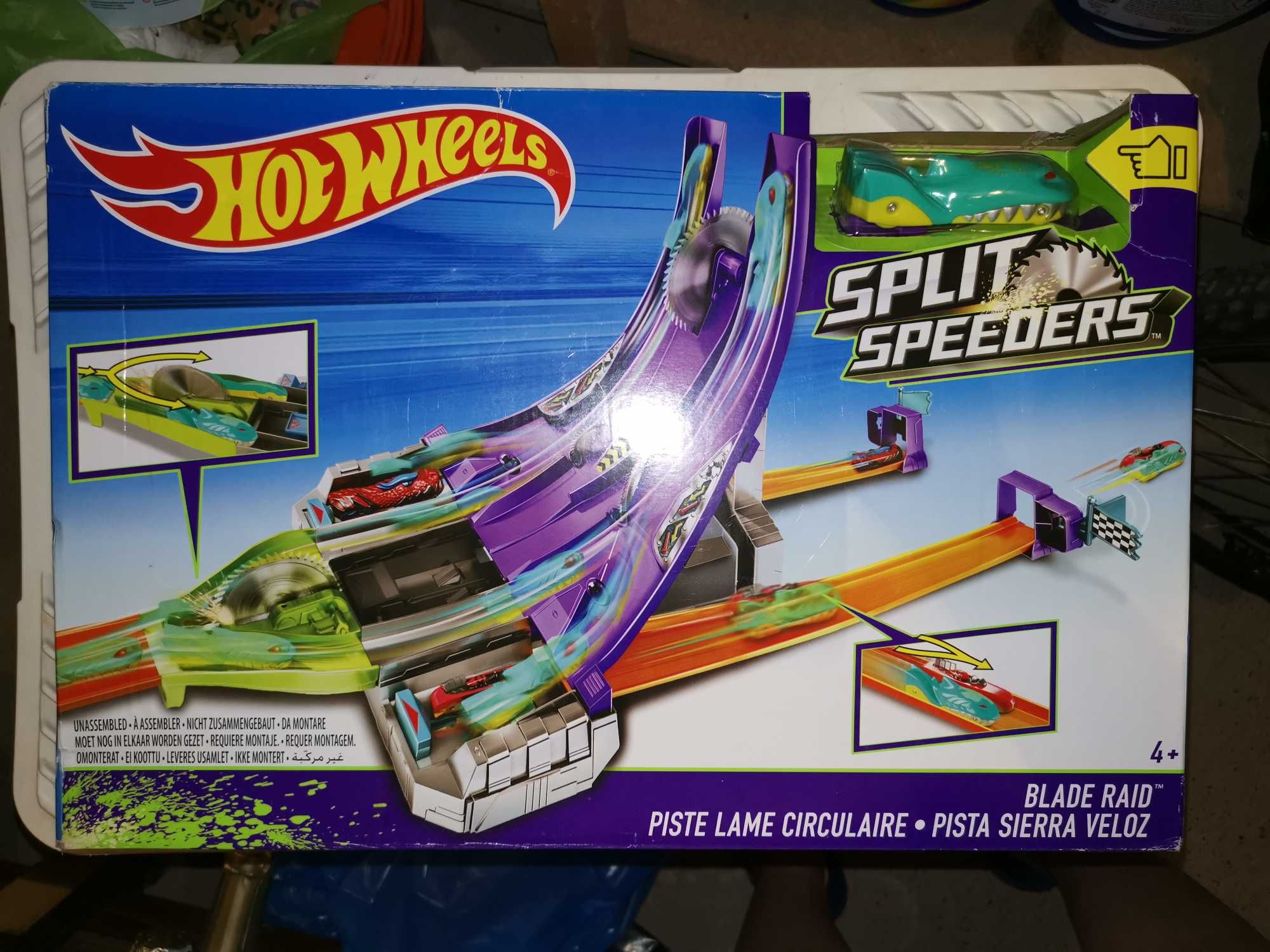 Pista hot wheels split hot sale speeders