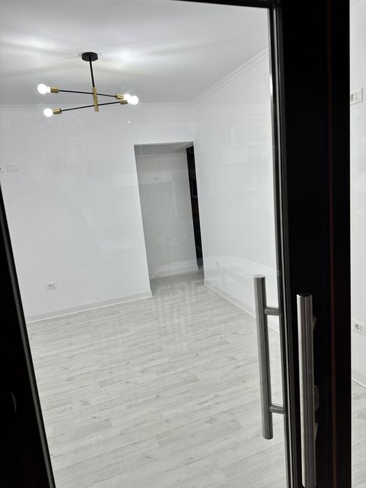 Închiriez spațiu comercial ostroveni