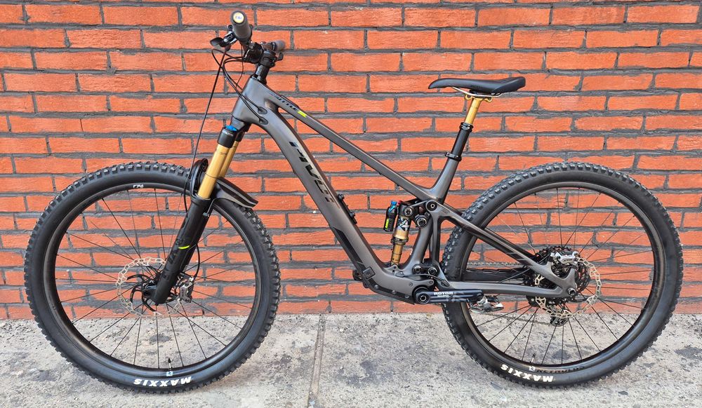 Електрически карбонов велосипед PIVOT SHUTTLE SL, TEAM XTR, FOX, XTR