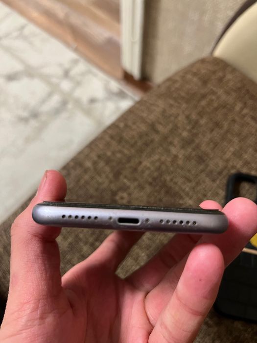 Айфон 11 в идеальным состояние