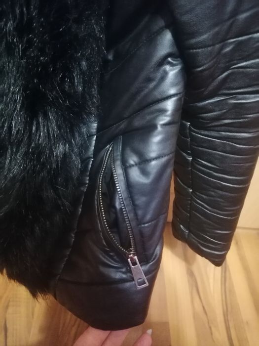 Яке от изкуствена кожа с пух