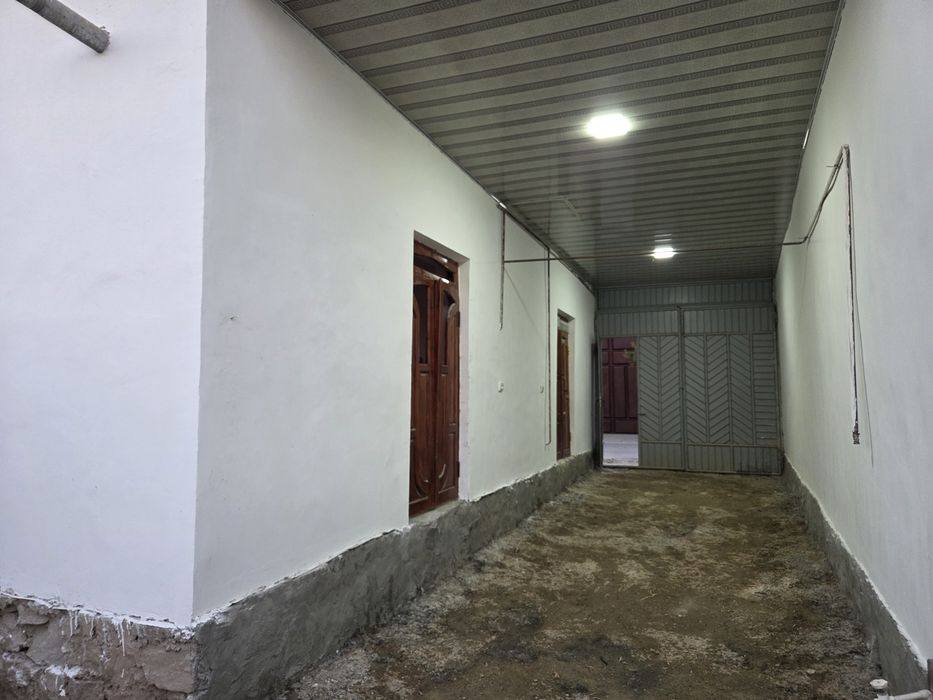 Аргун Бек кафедан ичкарига