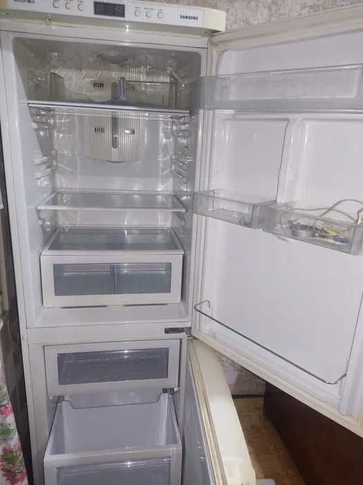 Холодильник Samsung RL-33EASW