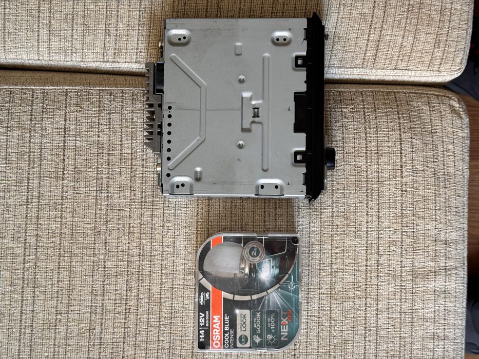 Авто плейър Pioneer MVH-150UB / AUX / USB / подарък крушки Н4