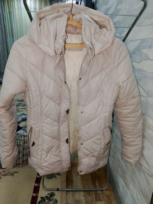 Куртки женские разные