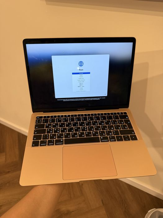 Продам Macbook Air 2018 г. pink