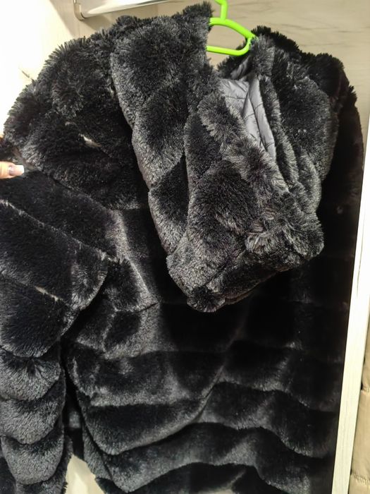 Geaca 2 fețe, purtata de 3 4 ori maxim