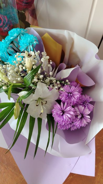 Продам живые цветы