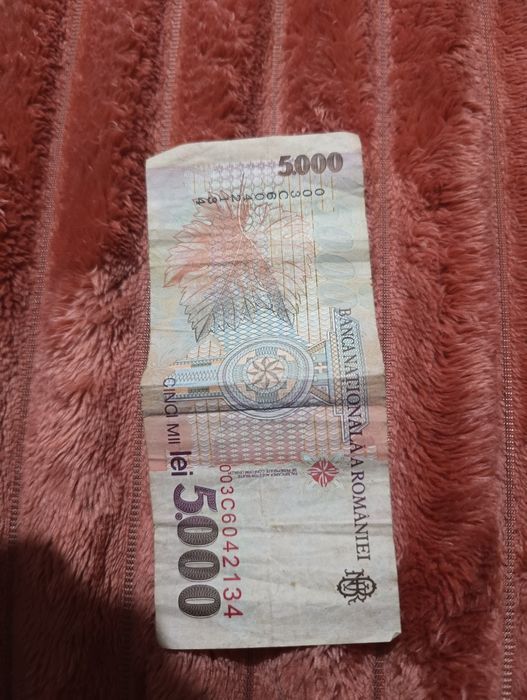 Bani vechi vreau să l vând detală în privat