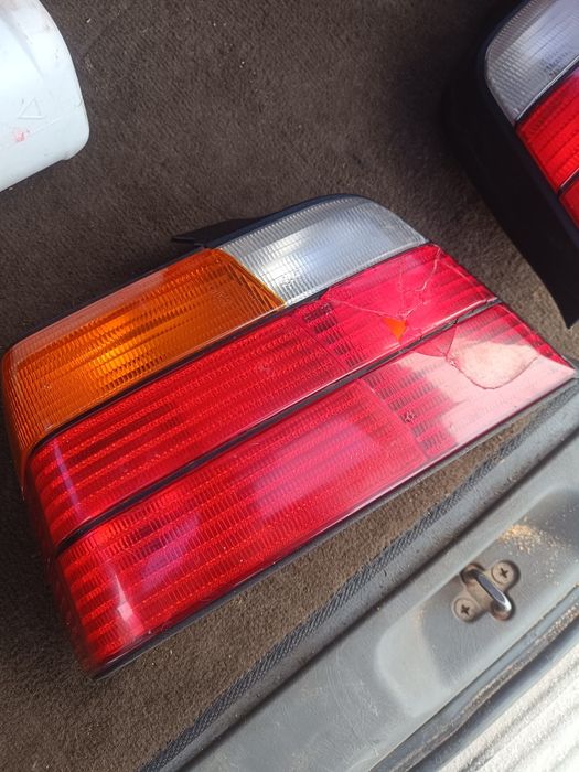 Продам фонари на БМВ е36