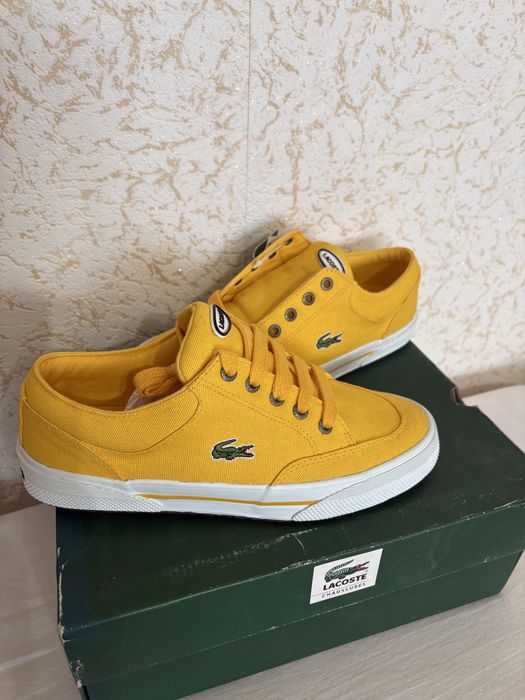 Продавам обувки на lacoste