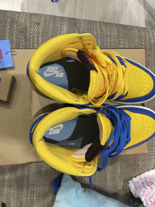 Nike Air Jordan 1 Retro High OG Reverse Laney Yellow NBA LeBron Kobe