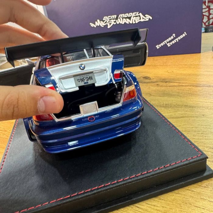 Bmw m3 e46 Gtr 1:18 колекционная моделька