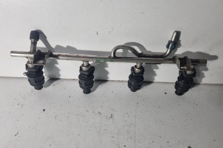 Rampa injectoare CU INJECTOARE Dacia Logan prima generatie