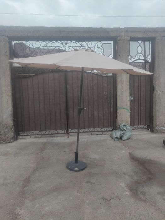 Зонт для двора и пляжа