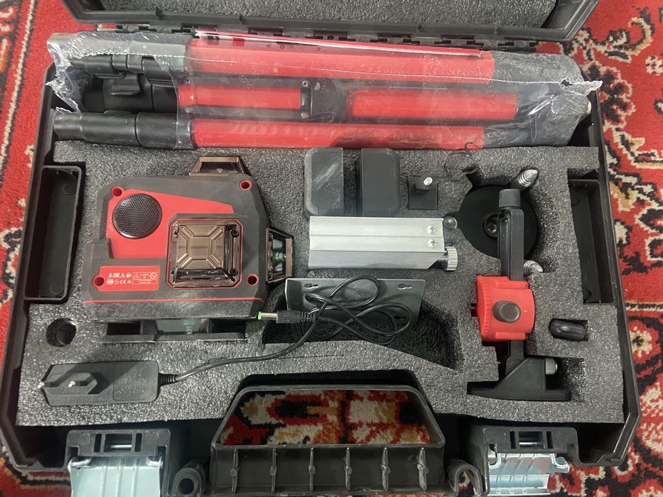 Электрическа дрель и болгарка