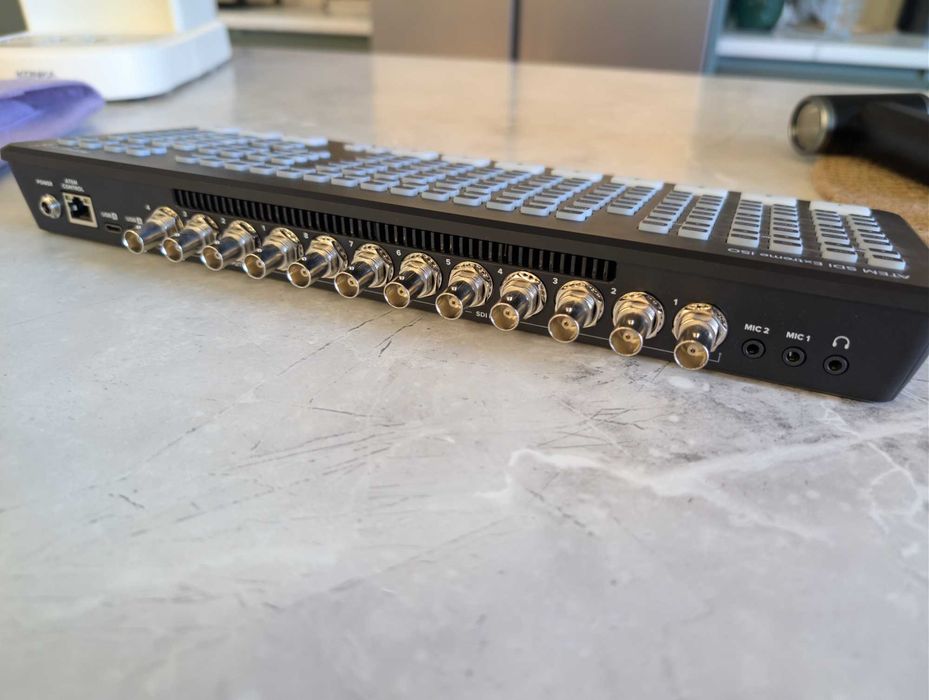 Продам Blackmagic Atem mini extreme SDI ISO