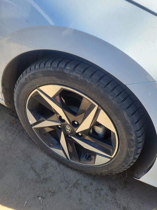 Продам комплект диски с покрышкой