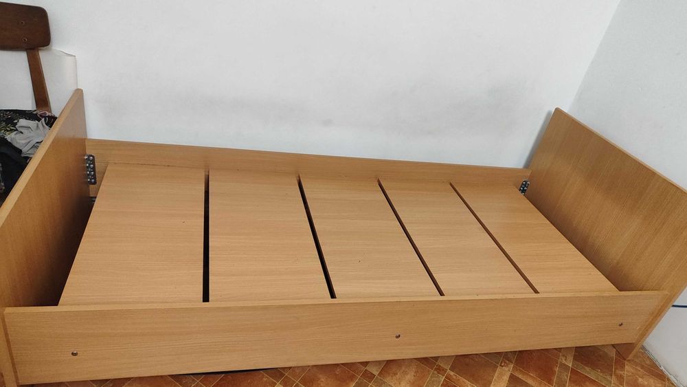 Кровать б/у мебель