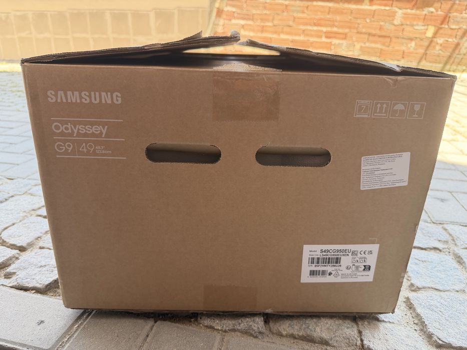 SAMSUNG Odyssey G9 240Hz 49’’ Застрахован, с гаранция