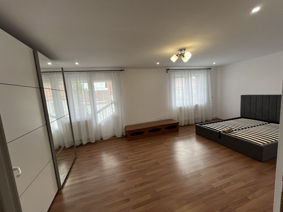 Inchiriez casa Campulung(Leresti)