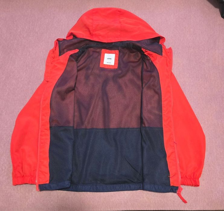 Geacă subțire de vânt cu glugă, pentru băieți - mărimea 140, ca nouă