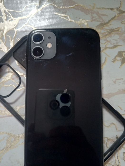 Продам айфон 11 в хорошем состоянии