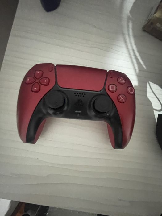 vand controler ps5 rosu